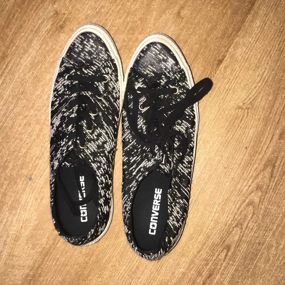 Black and white converse
